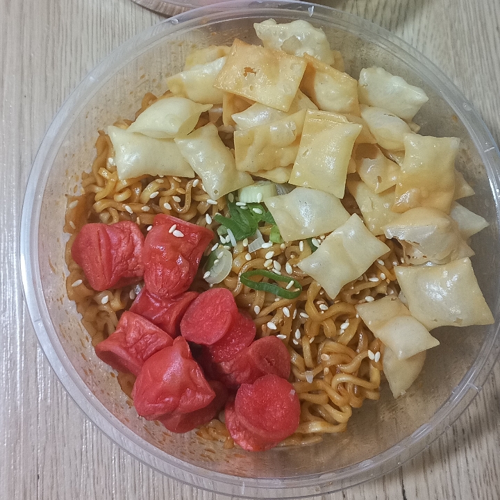 Ramyeon Pedas Sosis