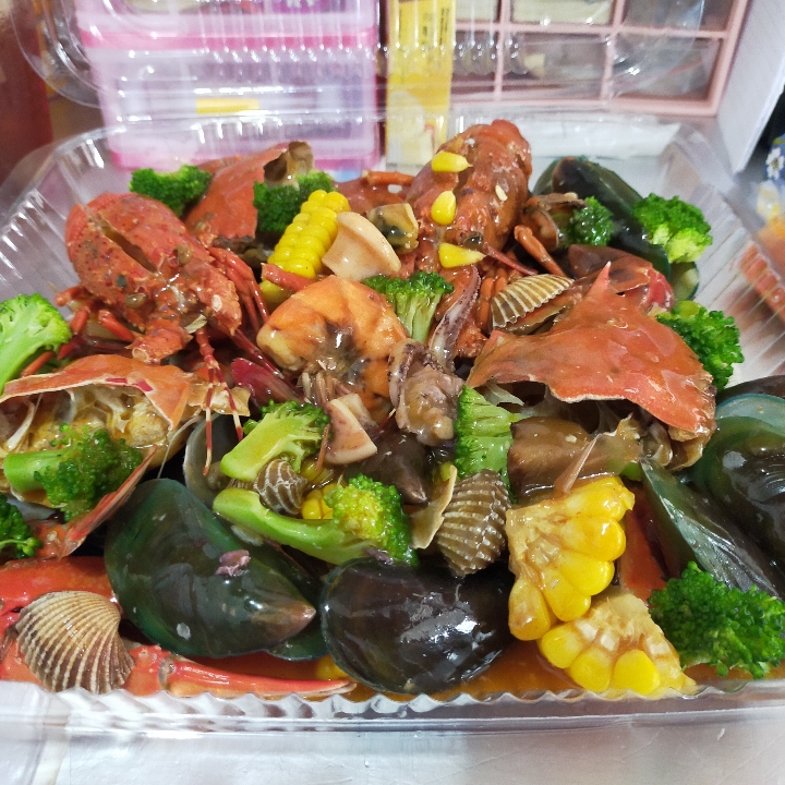Recak Seafood Family