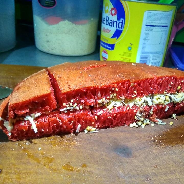 Red Velvet Coklat Keju Kacang