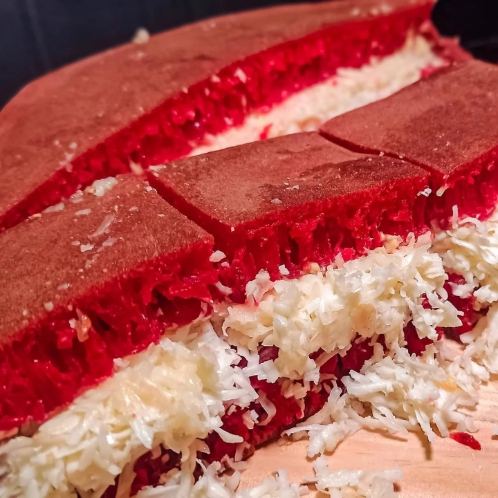 Red Velvet Kacang Keju