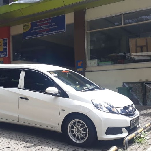 Rental Mobil Honda Mobilio 2