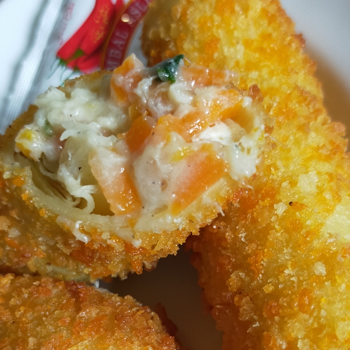 Risoles Rogut Isi Mix Ayam Kentang Wortel Telur