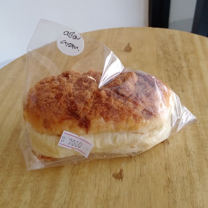 Roti Abon Ayam Manis