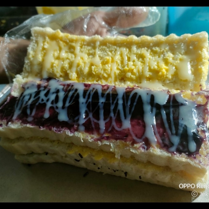 Roti Bakar Bluberry Melon
