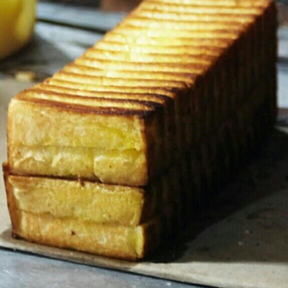 Roti Bakar Kacang - Kacang 