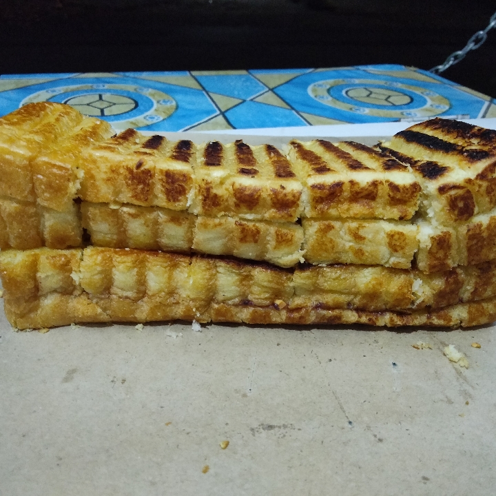 Roti Bakar Kacang Bluberry