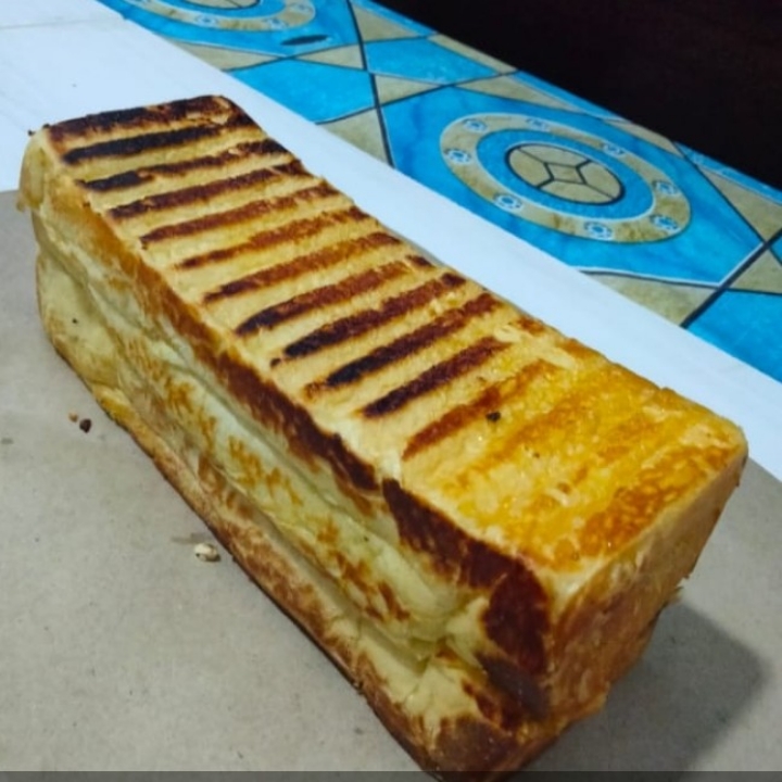 Roti Bakar Keju Strowberry