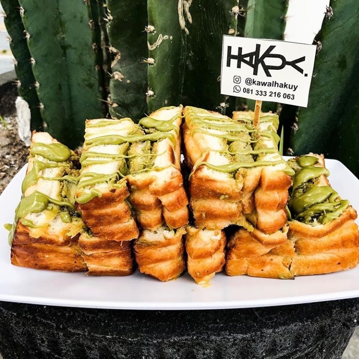 Roti Bakar Meledak Greentea