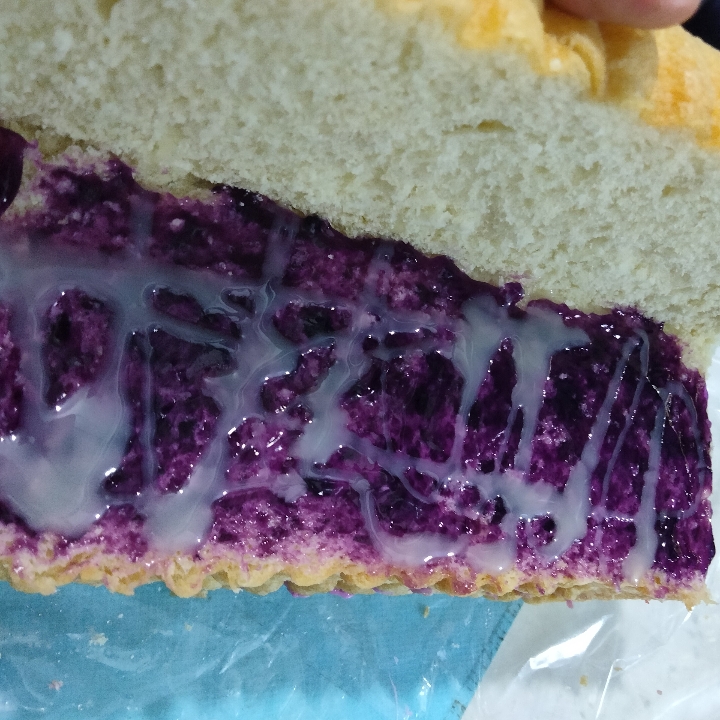 Roti Bakar Rasa Bluberi Taro