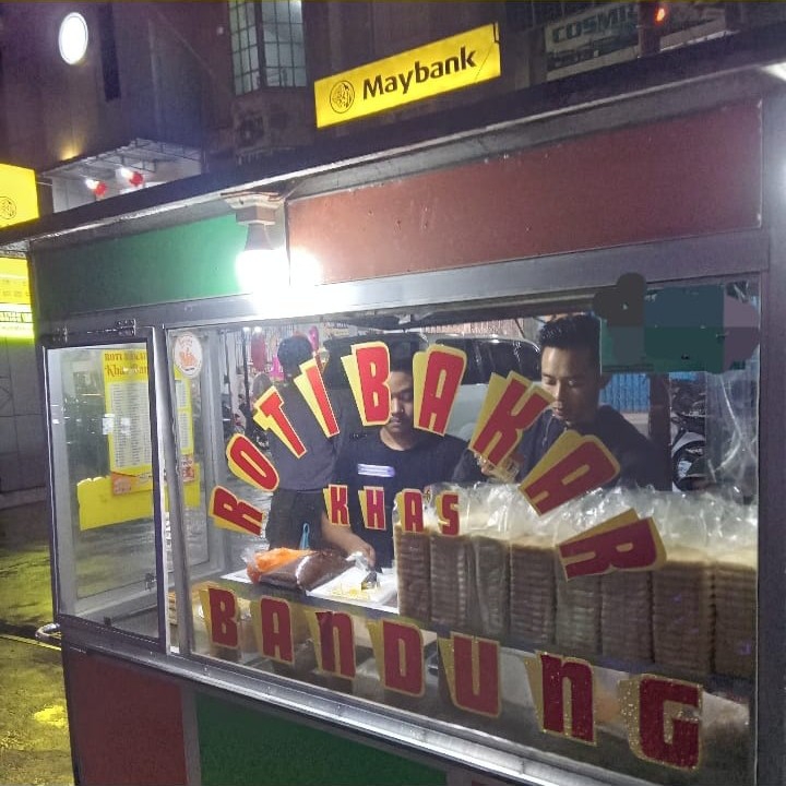 Roti Bakar Srikaya Strawberry 