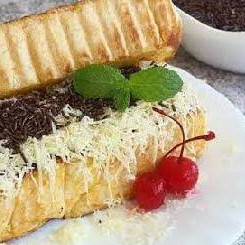 Roti Bakar Strawberry
