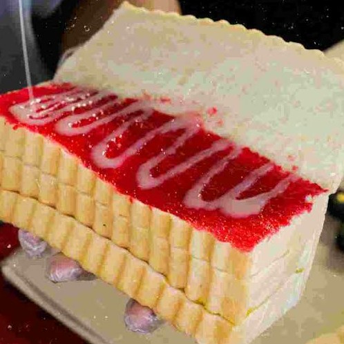 Roti Bakar Strawberry Keju