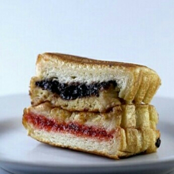 Roti Bakar Strawbery - Anggur