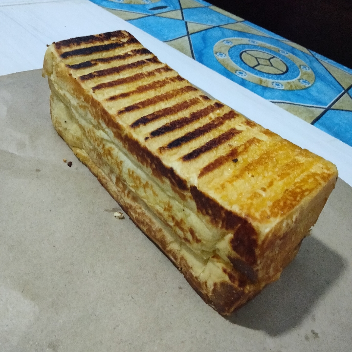 Roti Bakar Strowberi- Bluberry