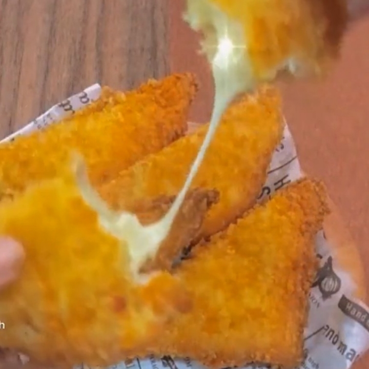 Roti Goreng Mozarela