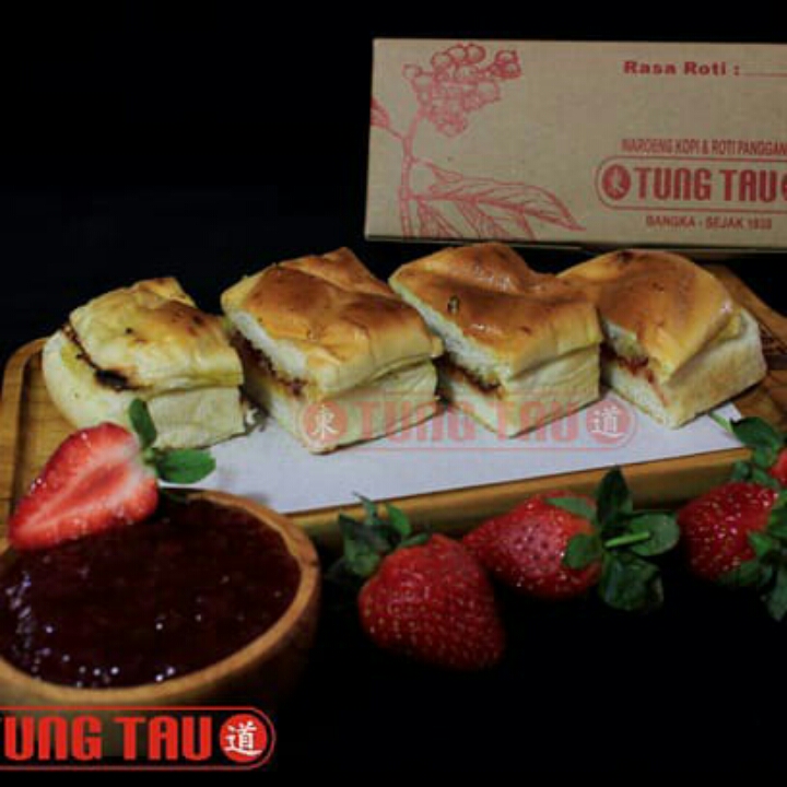 Roti Panggang Selai Strawberry