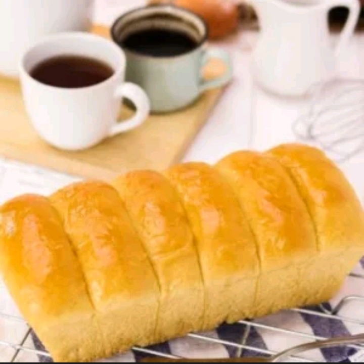 Roti Panjang Rasa stroberi 