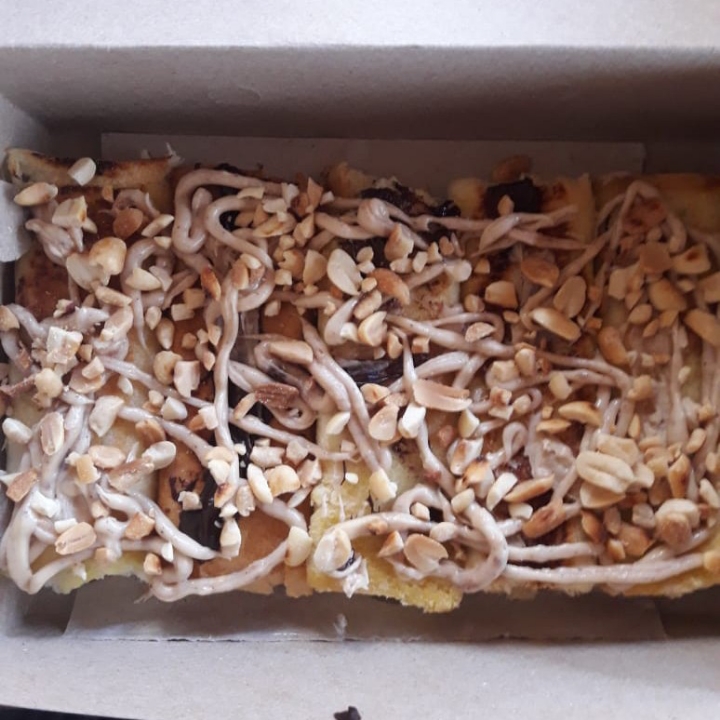 Roti Pisang Gulung Kacang Keju