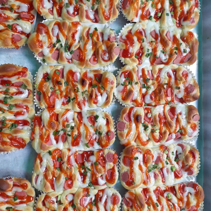 Roti Sosis Ayam