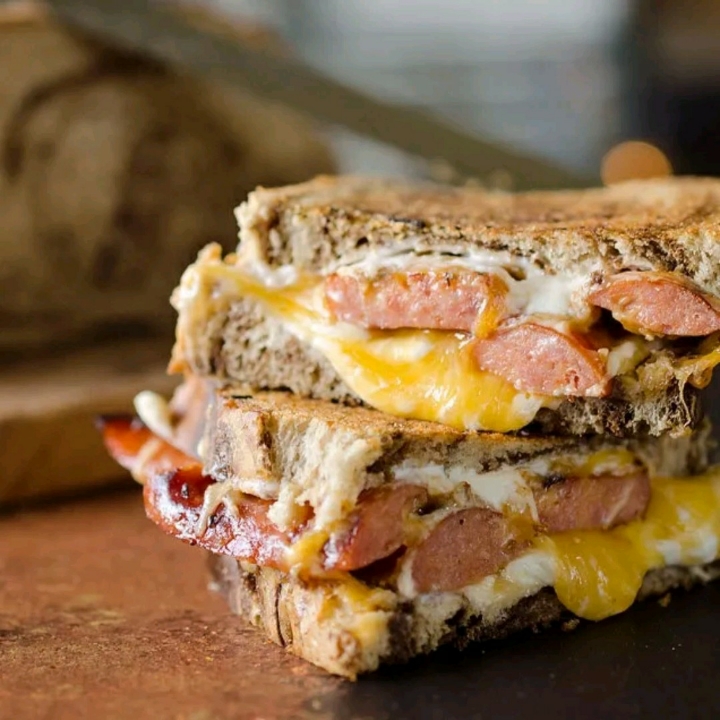 Rotibakar Sausage Mayonnaise
