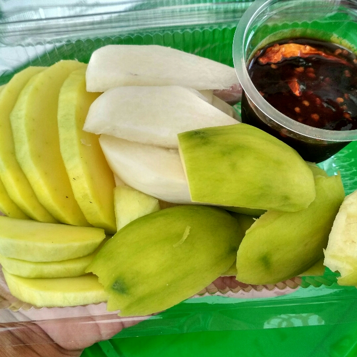 Rujak Bengkoang Kedondong Mangga Terasi 