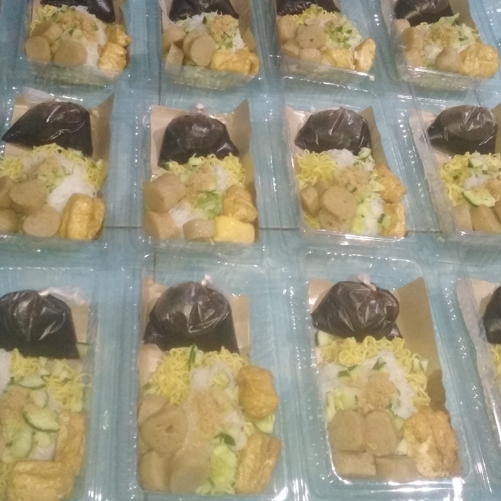 Rujak Mie Tahu Pempek