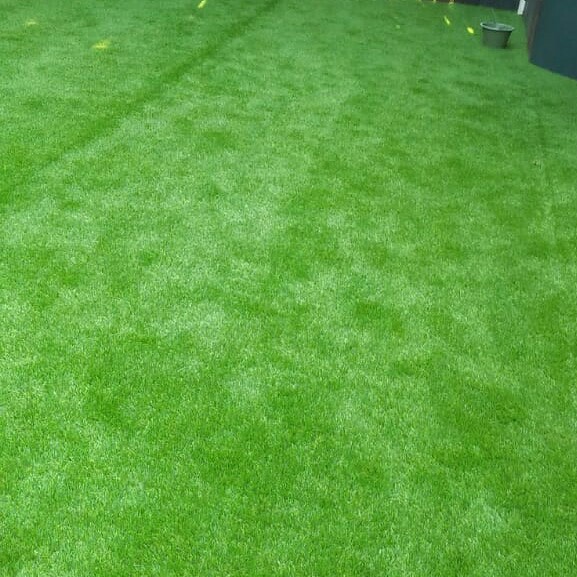 Rumput sintetis 4