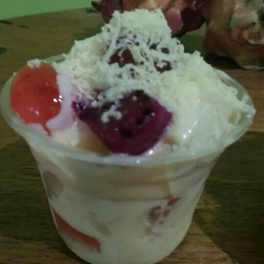 SALAD BUAH IMOT