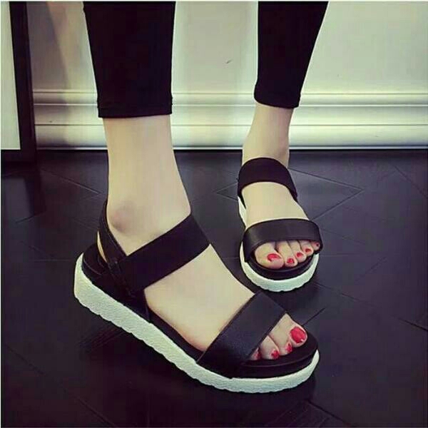 SANDAL FLAT KARET DOCMART HITAM