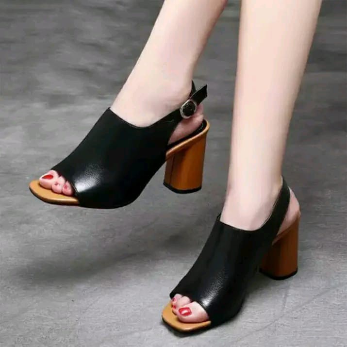 SANDAL Qicaini model slop ada 2 warna 2