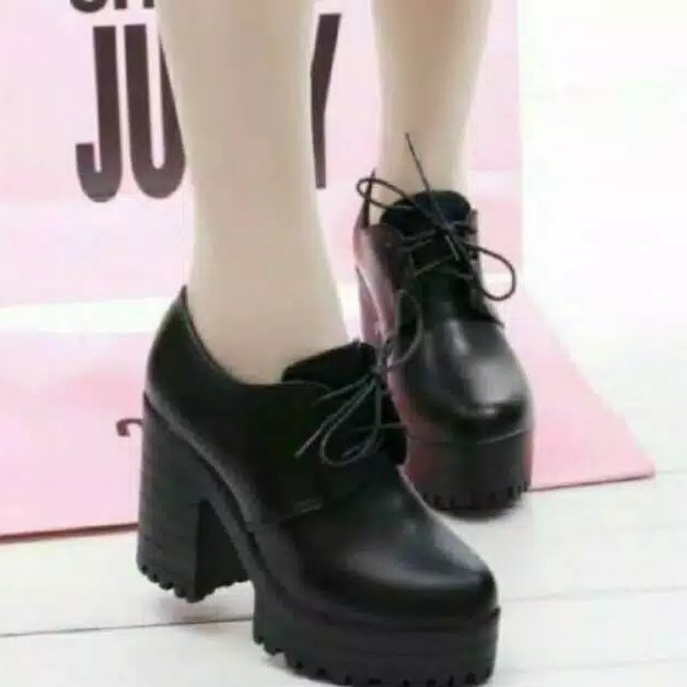 SEPATU BOOT STYLE HITAM