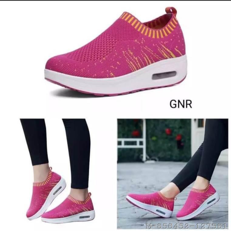 SEPATU CASUAL SLIP ON 2