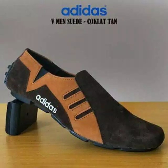 SEPATU CASUAL SLIP ON PRIA ADIDAS 3