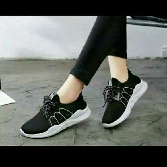 SEPATU KETS MIMI HITAM