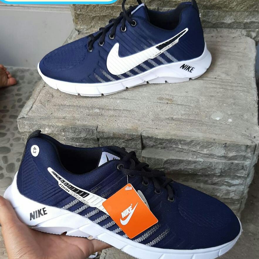 SEPATU NIKE