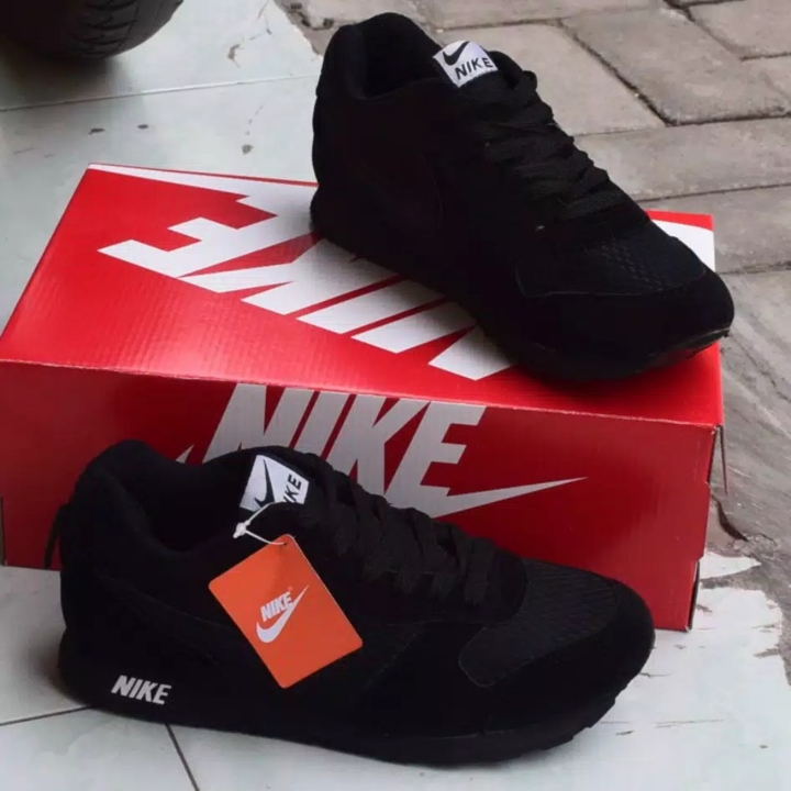 SEPATU SEKOLAH HITAM POLOS NIKE PRIA WANITA