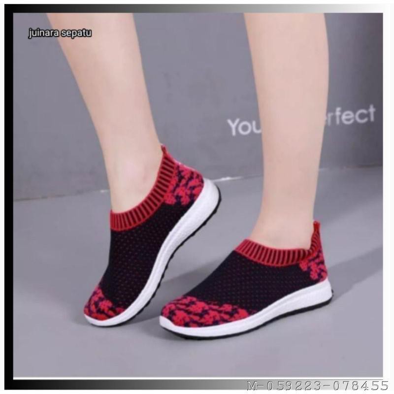 SEPATU SLIP ON WANITA BUNGA
