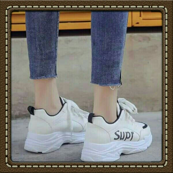 SEPATU SNEAKERS SUPR HITAM