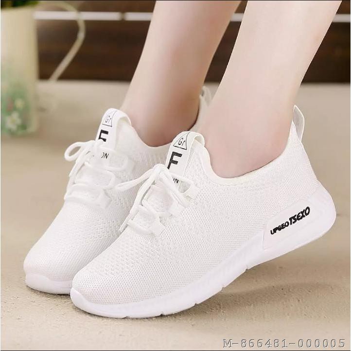SEPATU SNEAKERS WANITA VENOM 3