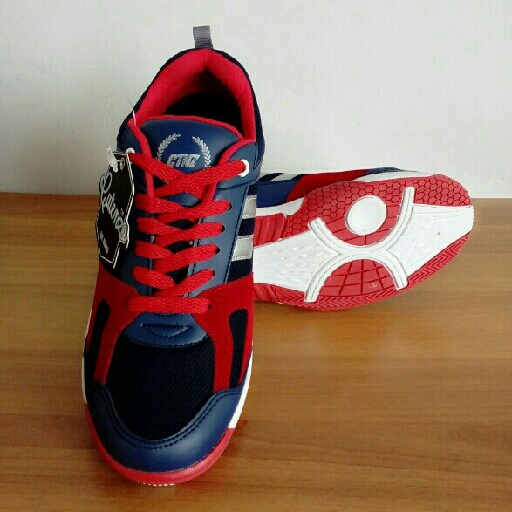 SEPATU SPORT PRIA - AT 074