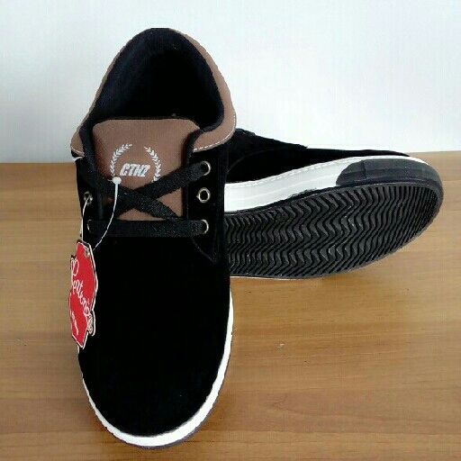 SEPATU SPORT PRIA - TF 105