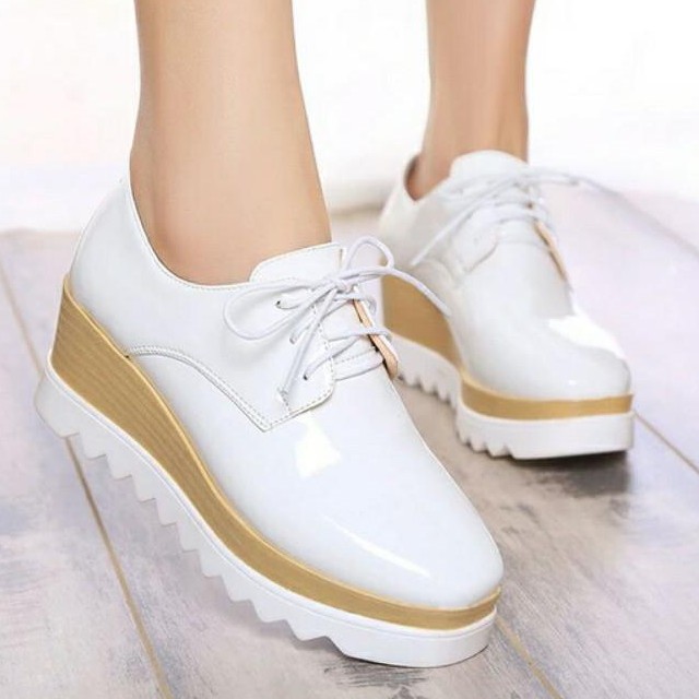 SEPATU WANITA SNEAKER SINTETIS