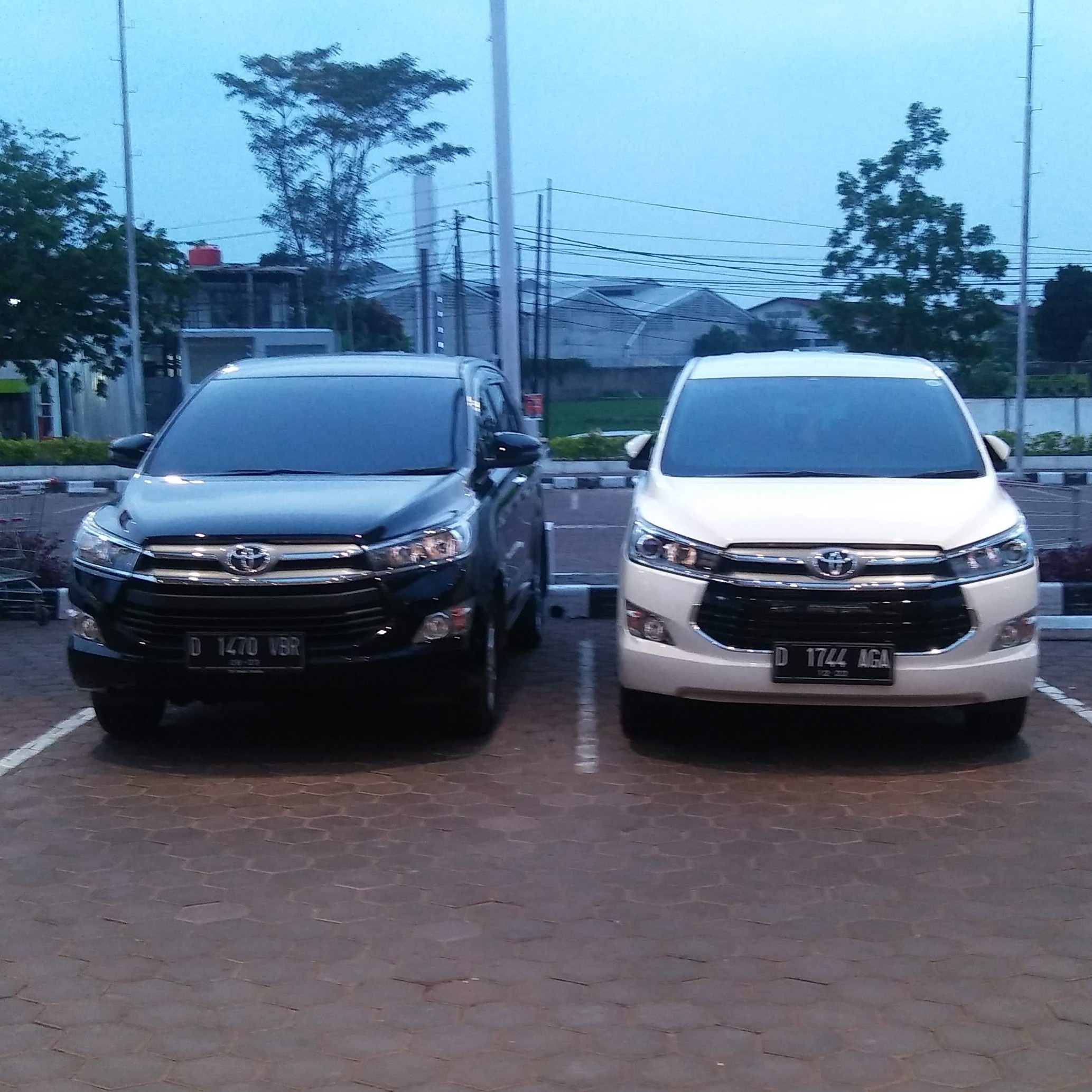 SEWA INNOVA REBORN DI BANDUNG 2