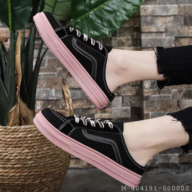 SNEAKERS WANITA CHOTA 2