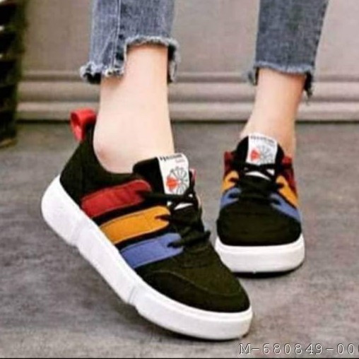 SNEAKERS WANITA FASHION LIST SINTESIS 2