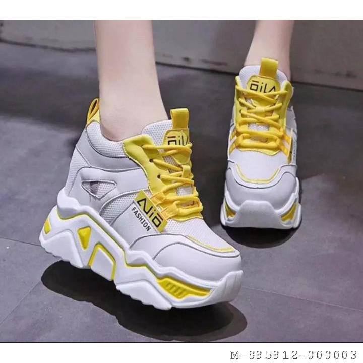 SNEAKERS WANITA SEMI BOOT AJIO 3
