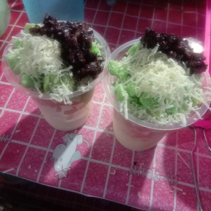 SOP DURIAN KETAN HITAM JELLY KEJU