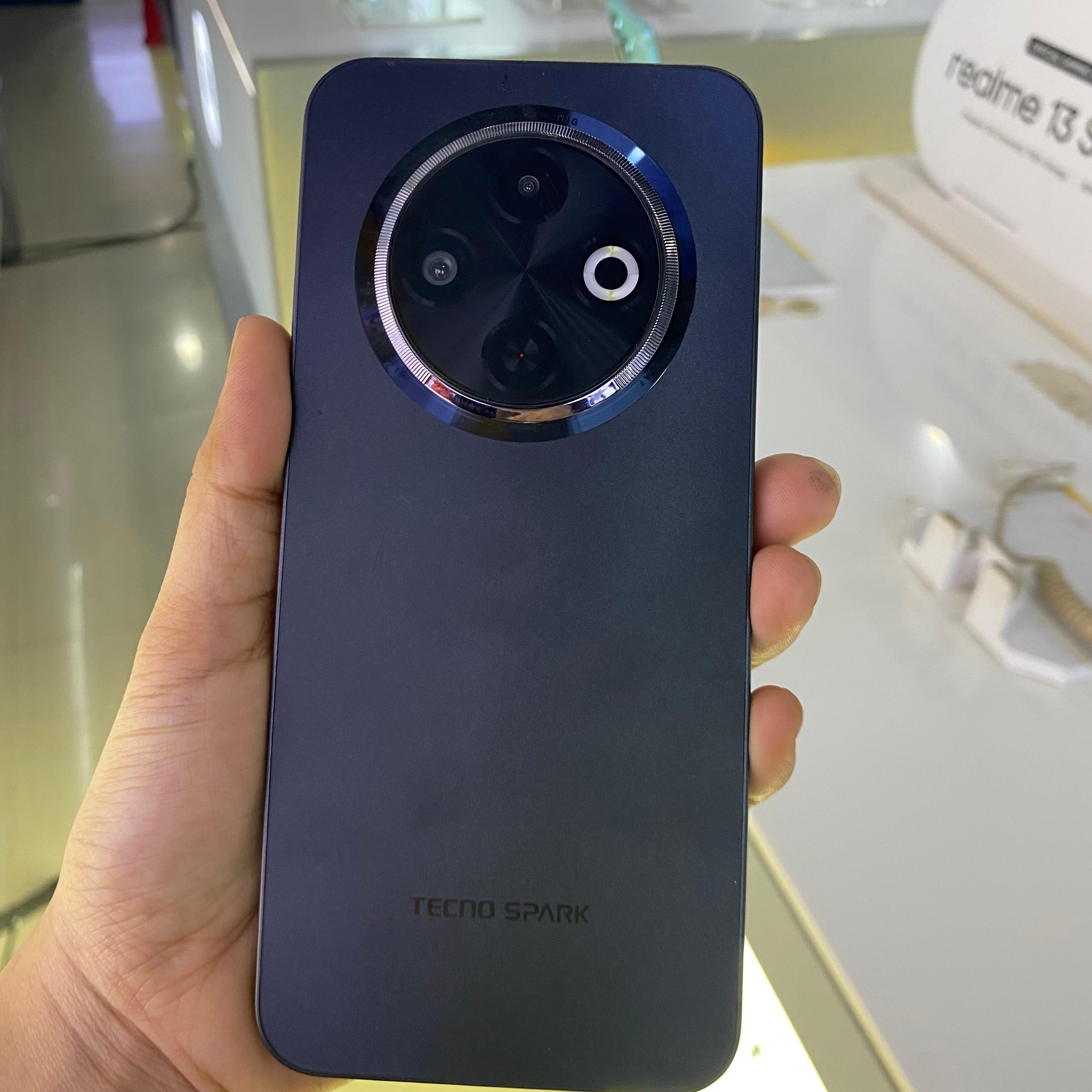 SPARK 30C RAM 6 GB ROM 128 GB 4