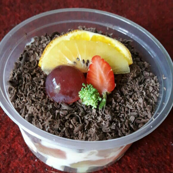 Salad 200 Ml Topping Coklat