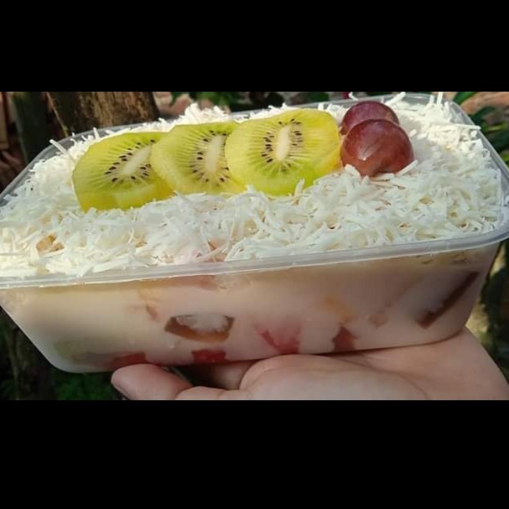 Salad Buah Amara QM 650ml 25k